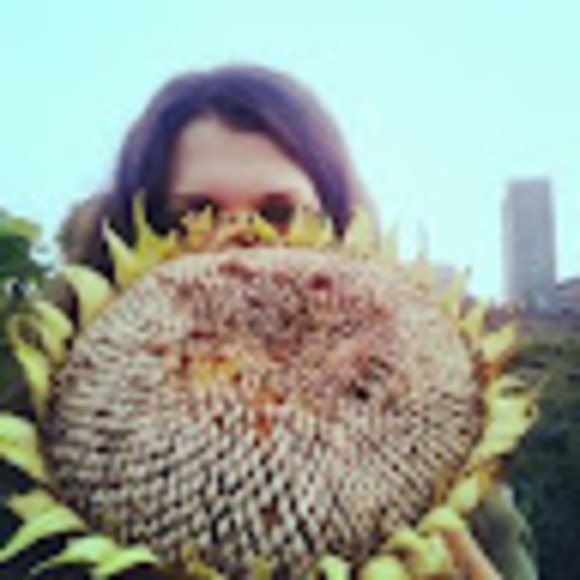 Meet your Posher, Ruvena - Picture 1 of 1